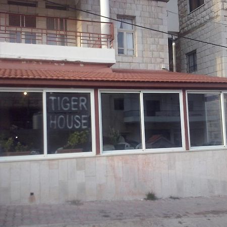 Bcharré Tiger House Guest House מראה חיצוני תמונה