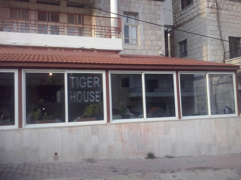 Bcharré Tiger House Guest House מראה חיצוני תמונה