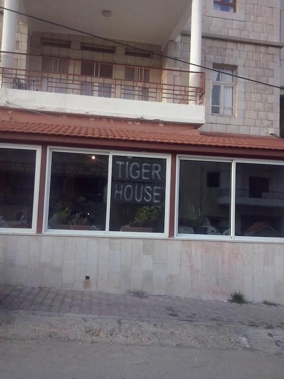 Bcharré Tiger House Guest House מראה חיצוני תמונה